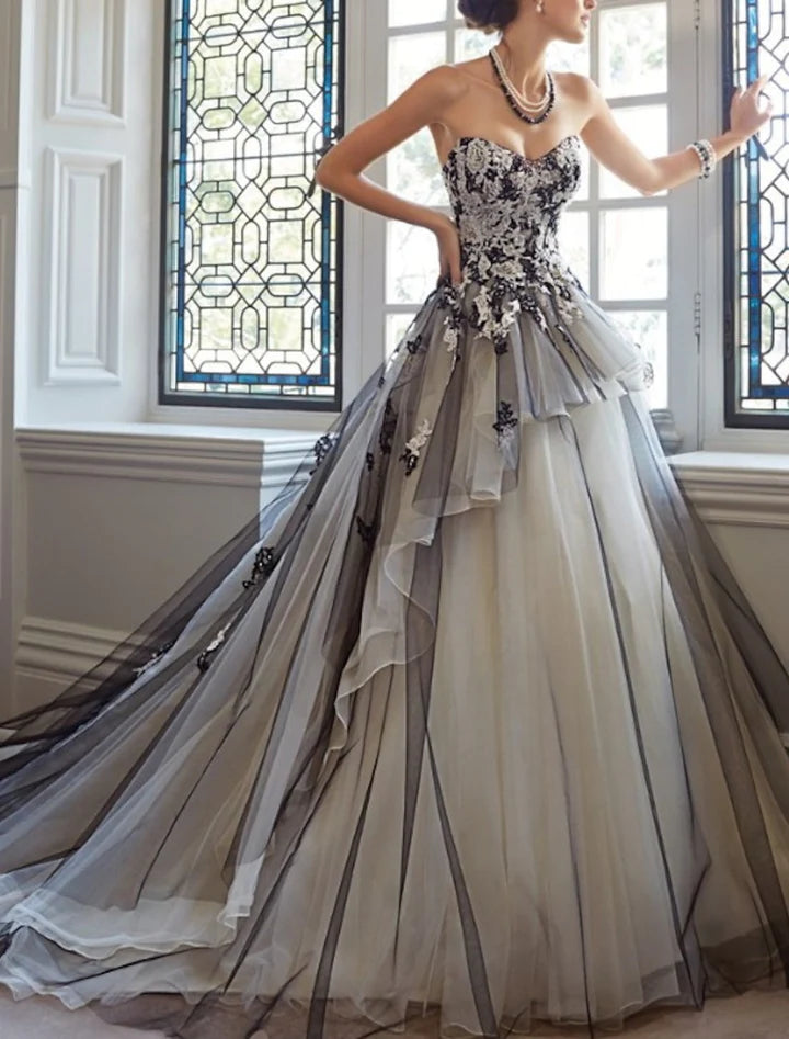 Wholesale Ball Gown Strapless Floor-Length Lace Wedding Dress